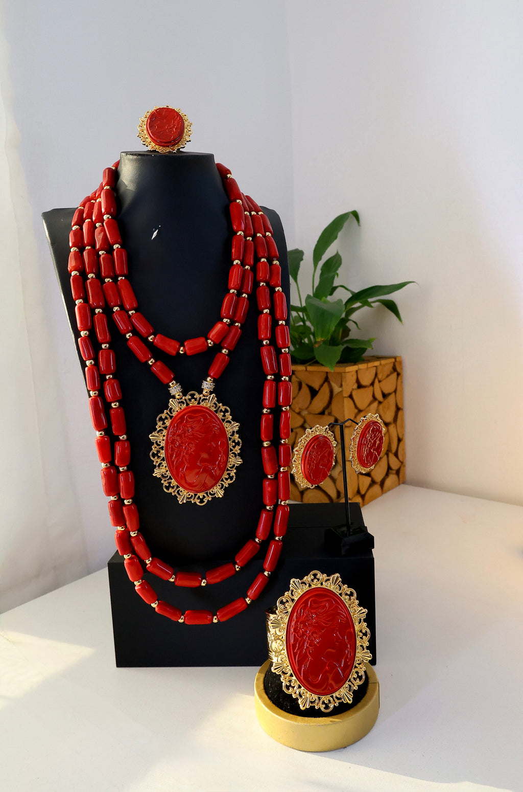 Buzzy Necklace set