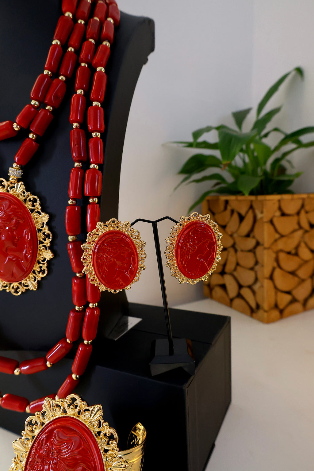 Buzzy Necklace set