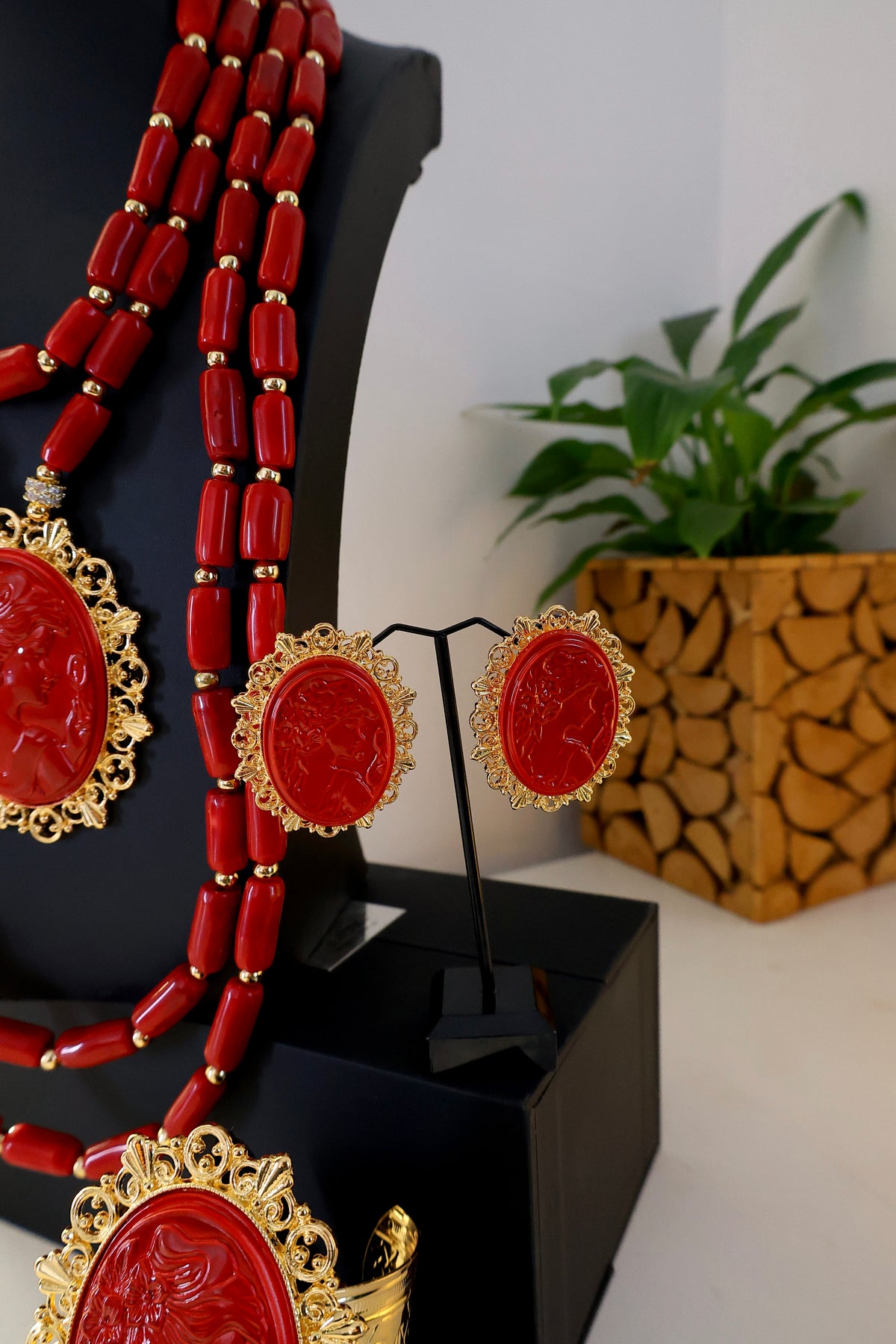 Buzzy Necklace set